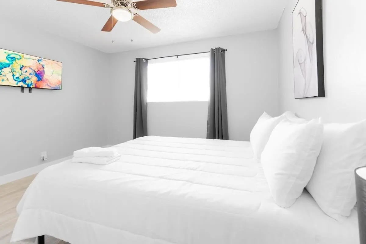 Charming Two Bedroom Sleeps 6! Close To Strip! Las Vegas USA